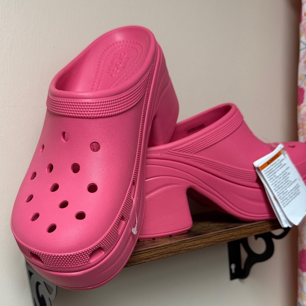 CROCS Pink Siren Clog / Heels Woman’s Size 11